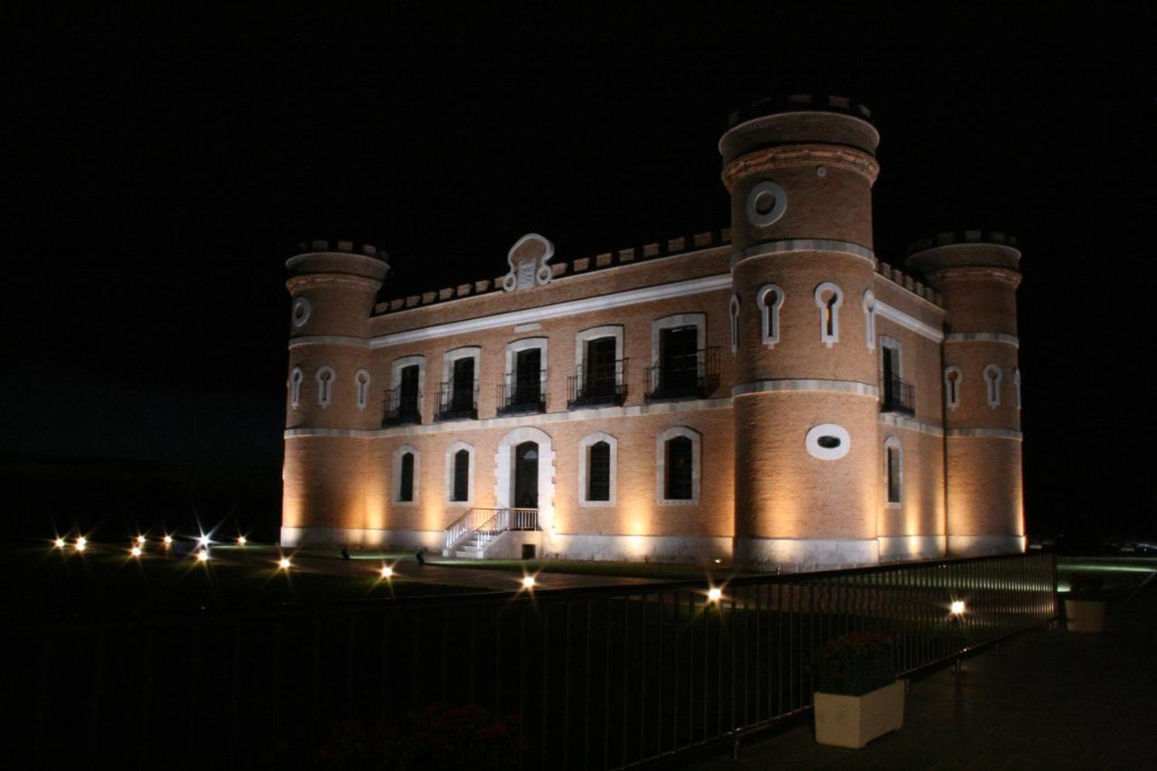 Castillo De Monte La Reina Posada Real & Bodega Toro Εξωτερικό φωτογραφία
